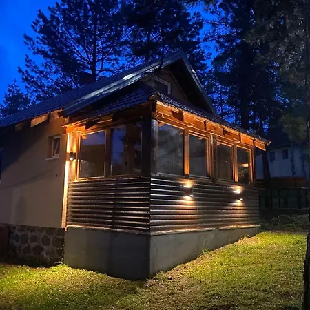 Vikendica Nadja بيت للعطل